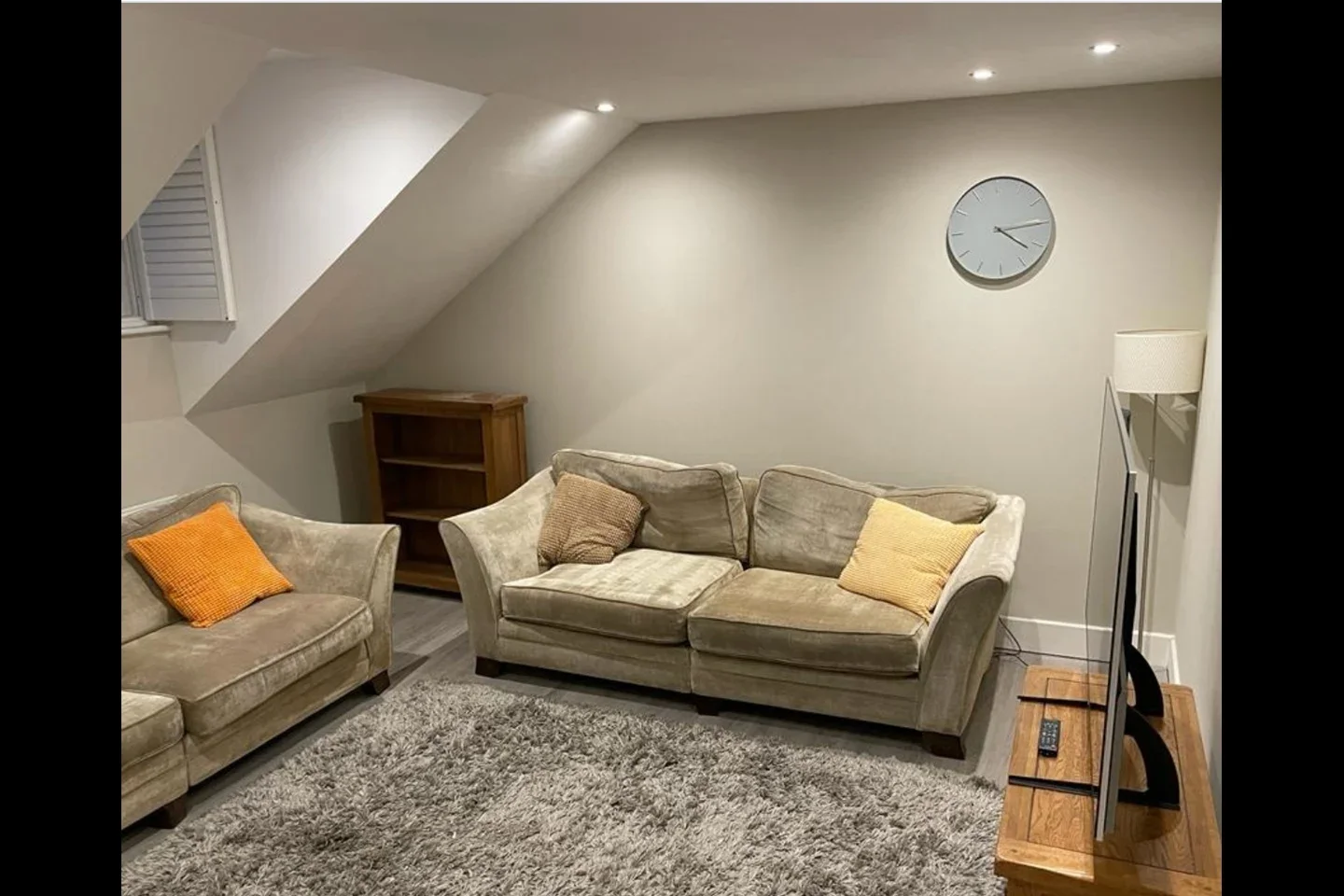 Flat Larkhall Lane in Greater London