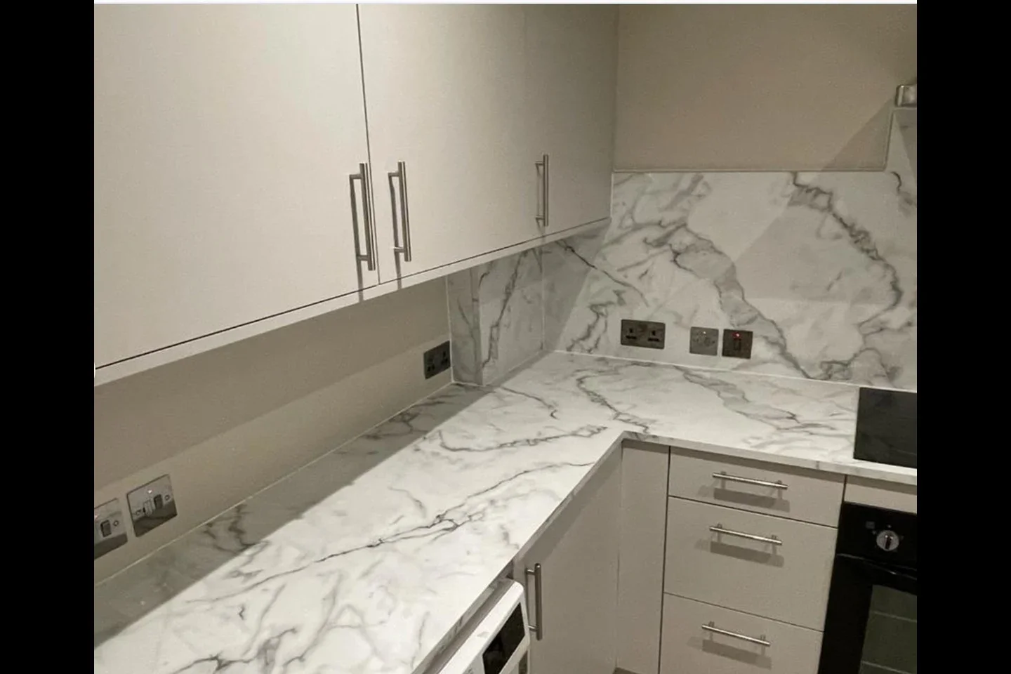 Flat Larkhall Lane in Greater London