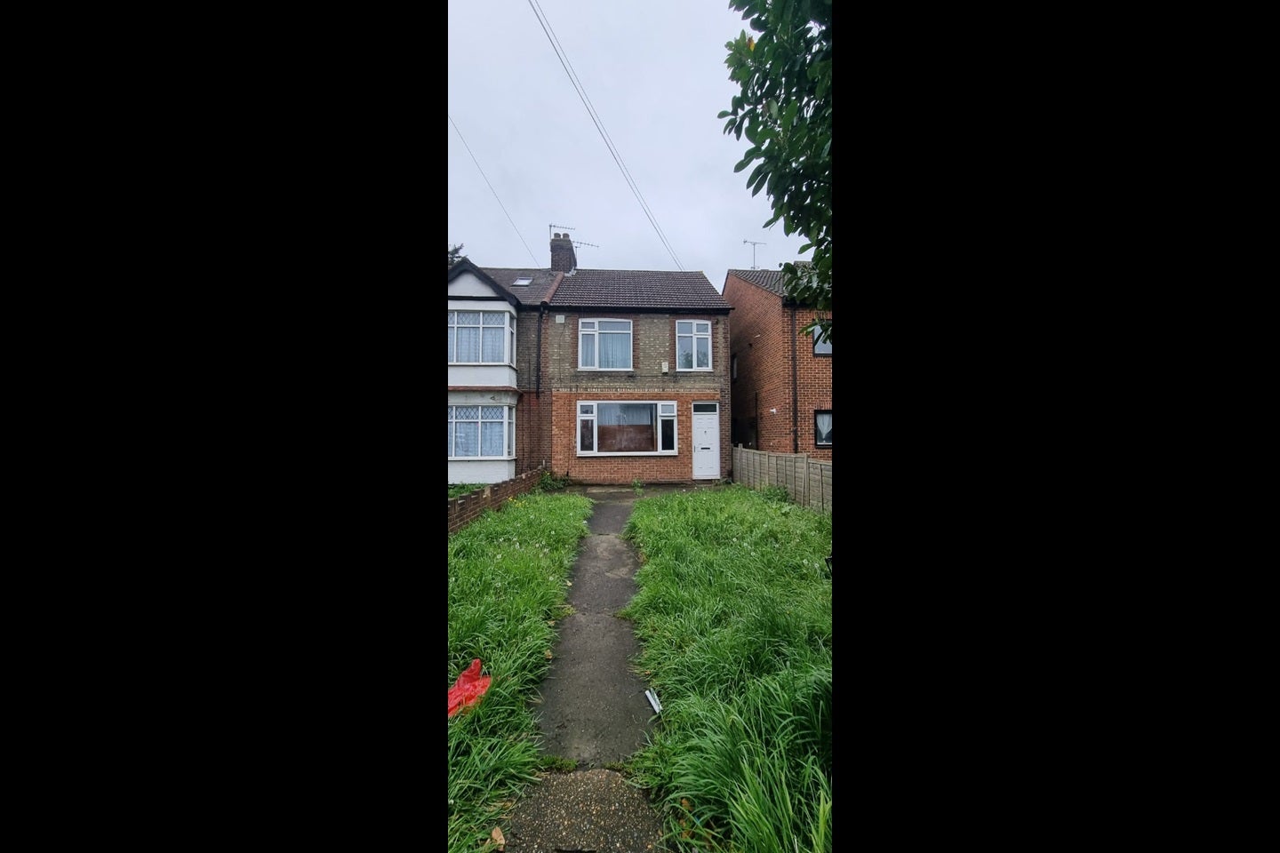 Room Sinclair Road in Greater London