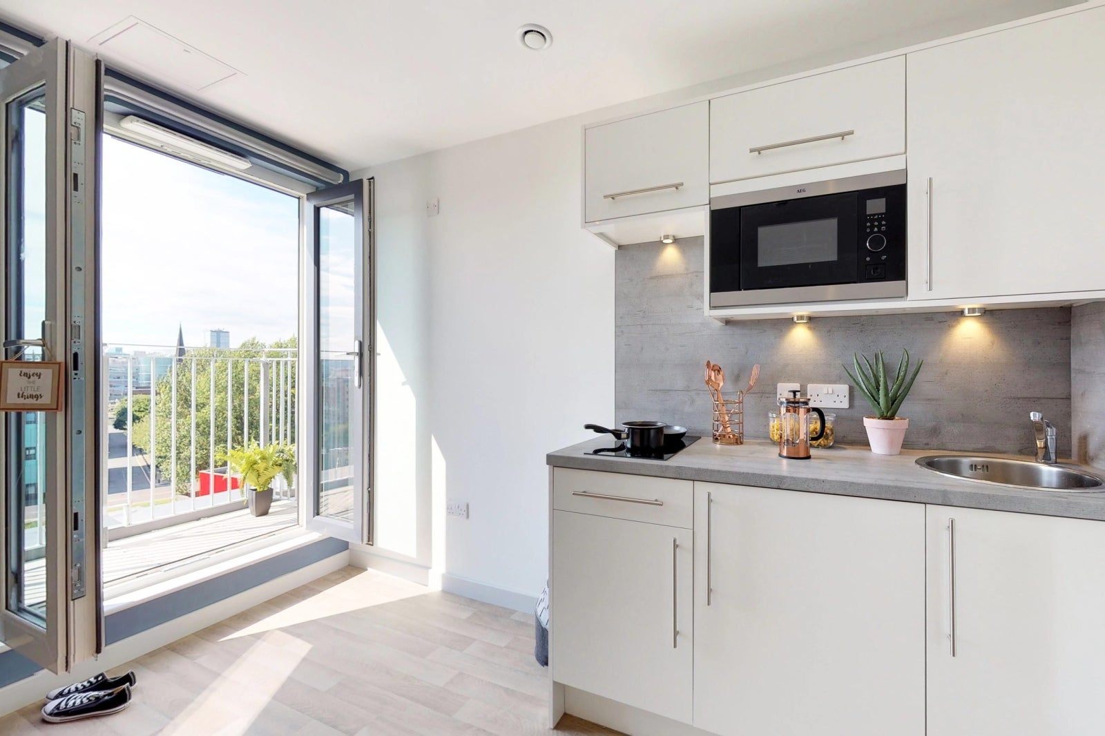 Flat Stoddart Street in Newcastle upon Tyne
