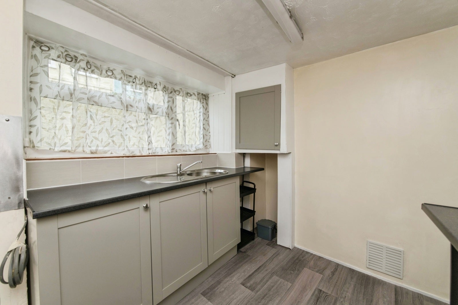 Flat Grosvenor Place in Exeter