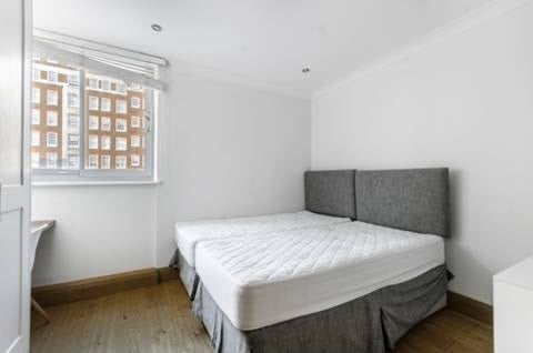 Flat Portman Square in City of Westminster
