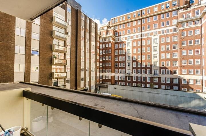 Flat Portman Square in City of Westminster