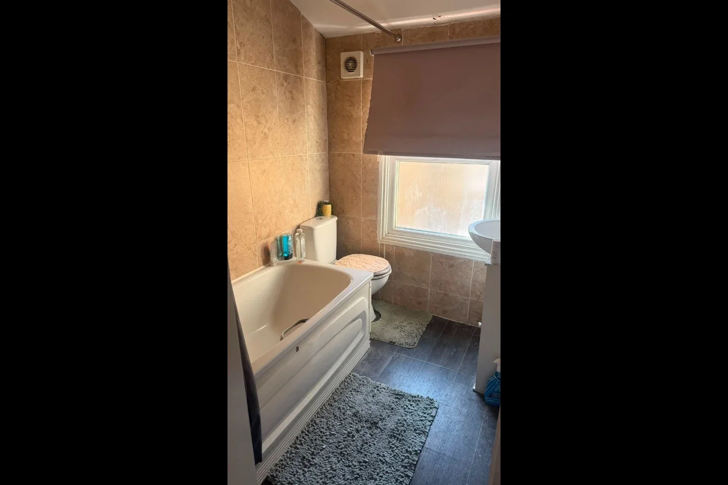 Room Grange Road in Greater London