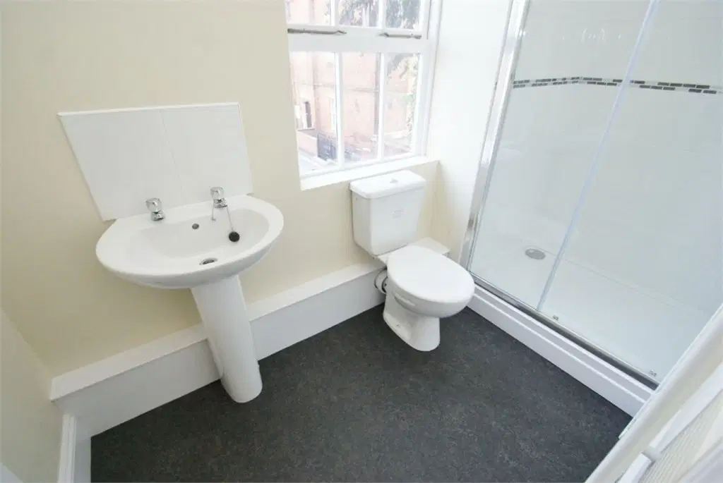 Flat Warwick Street in Rugby