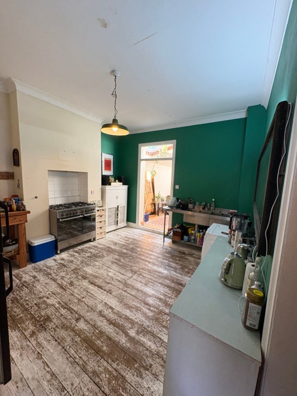 Room St Mary's Road in Greater London