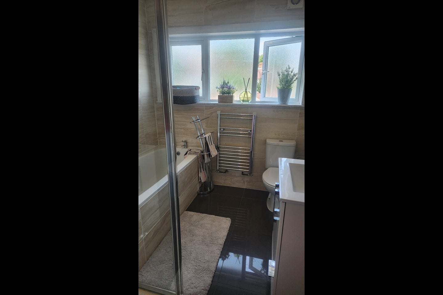 Room Princes Avenue in Greater London
