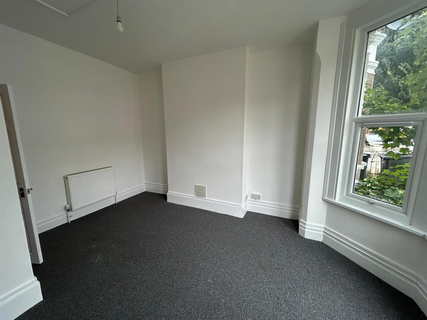 Flat Dongola Road in Greater London