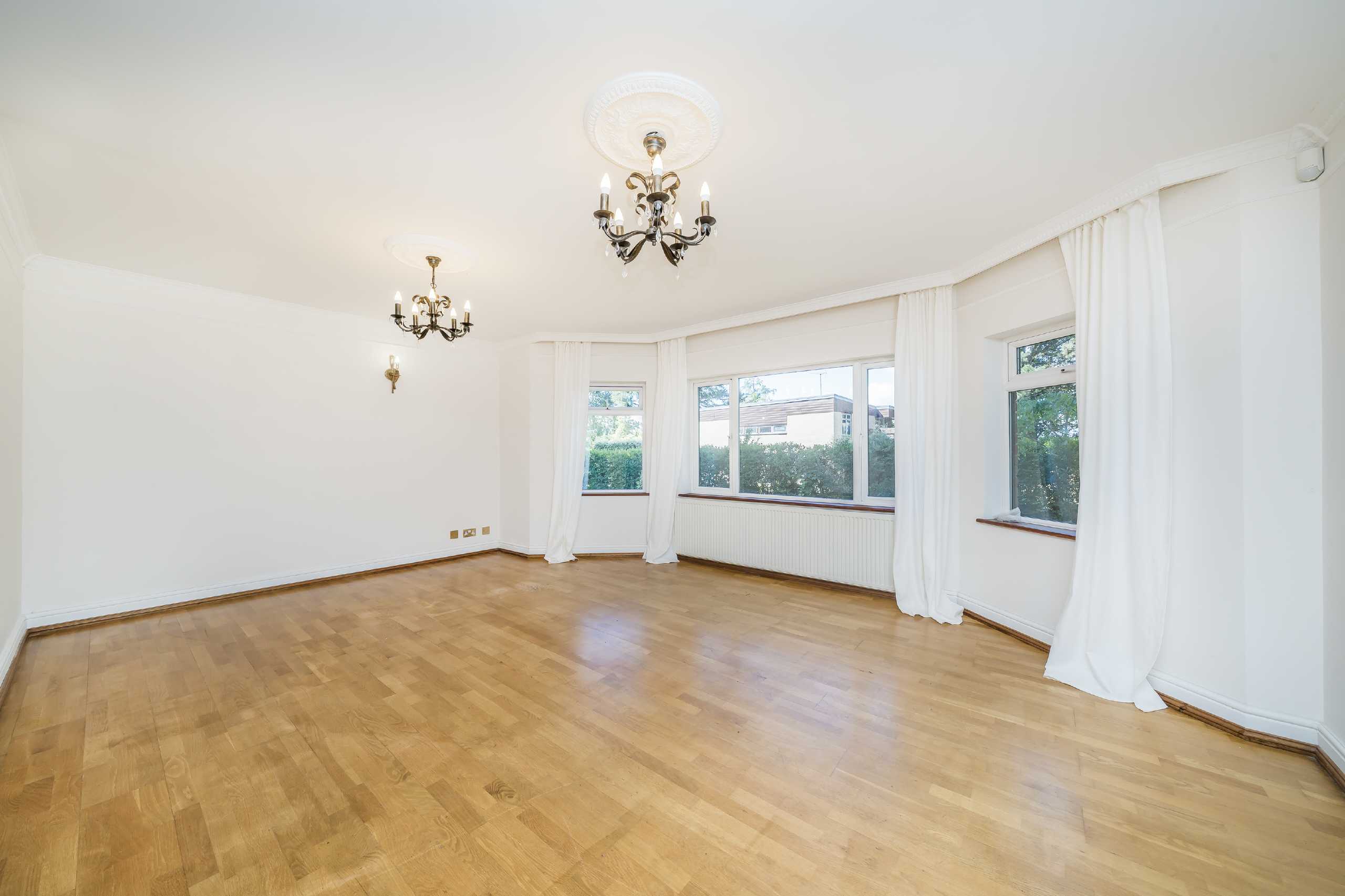 House Ballard Close in Greater London