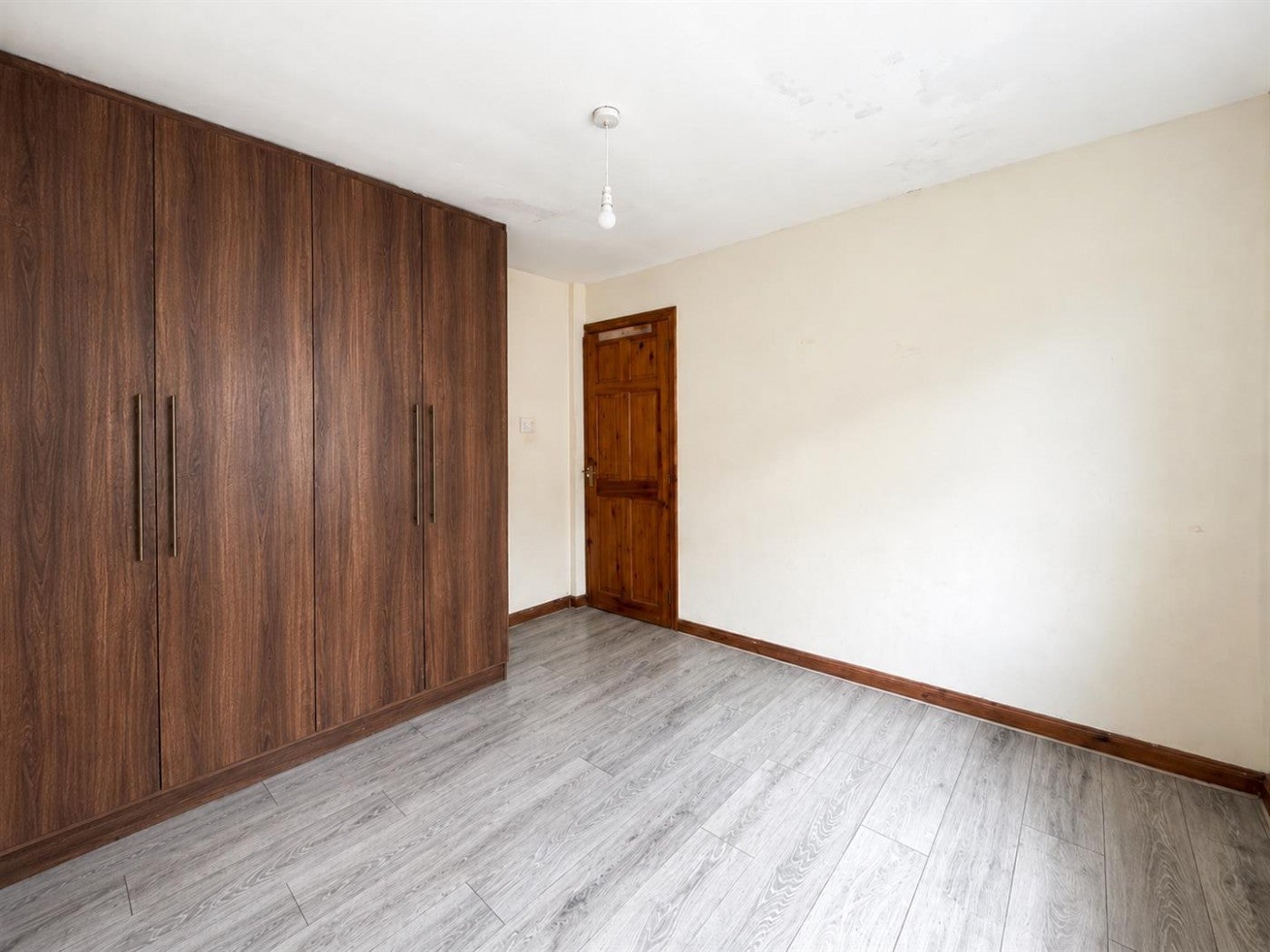 Flat Ash Grove in Greater London
