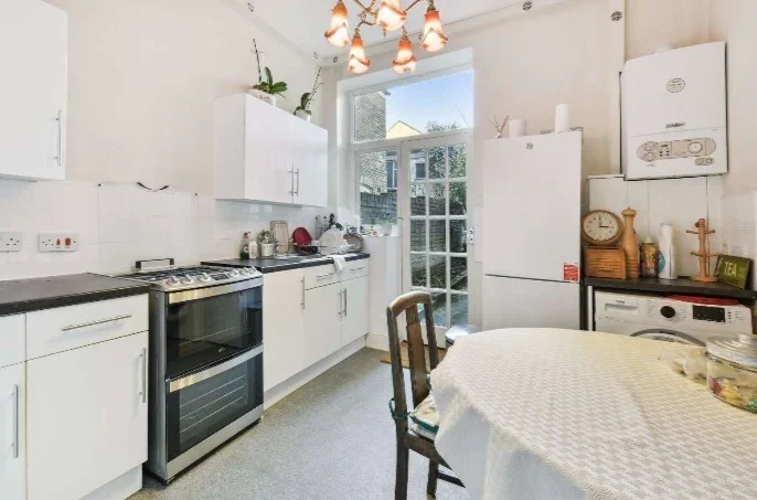 Flat Lindore Road in Greater London