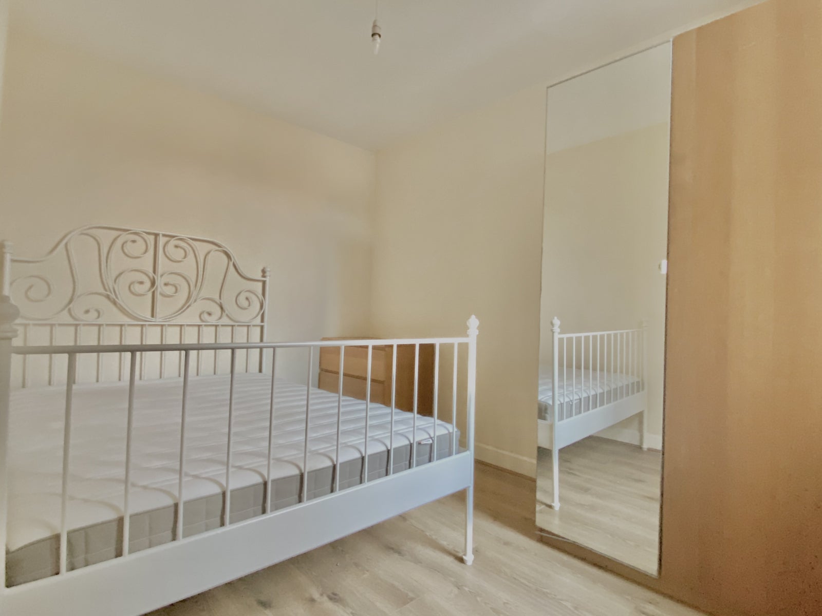 Flat Lucien Road in Greater London