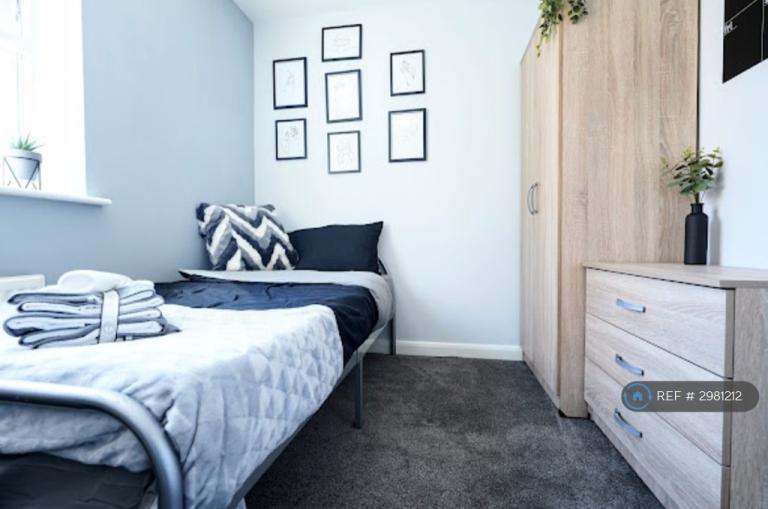 Room Poppleton Close in Coventry