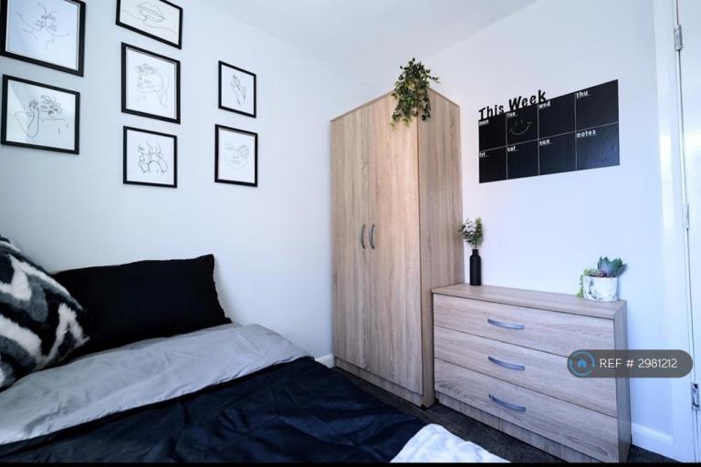 Room Poppleton Close in Coventry