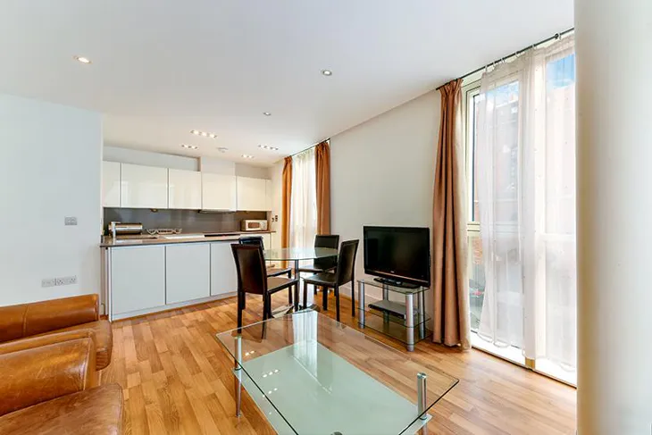 Flat Bridle Mews in Greater London