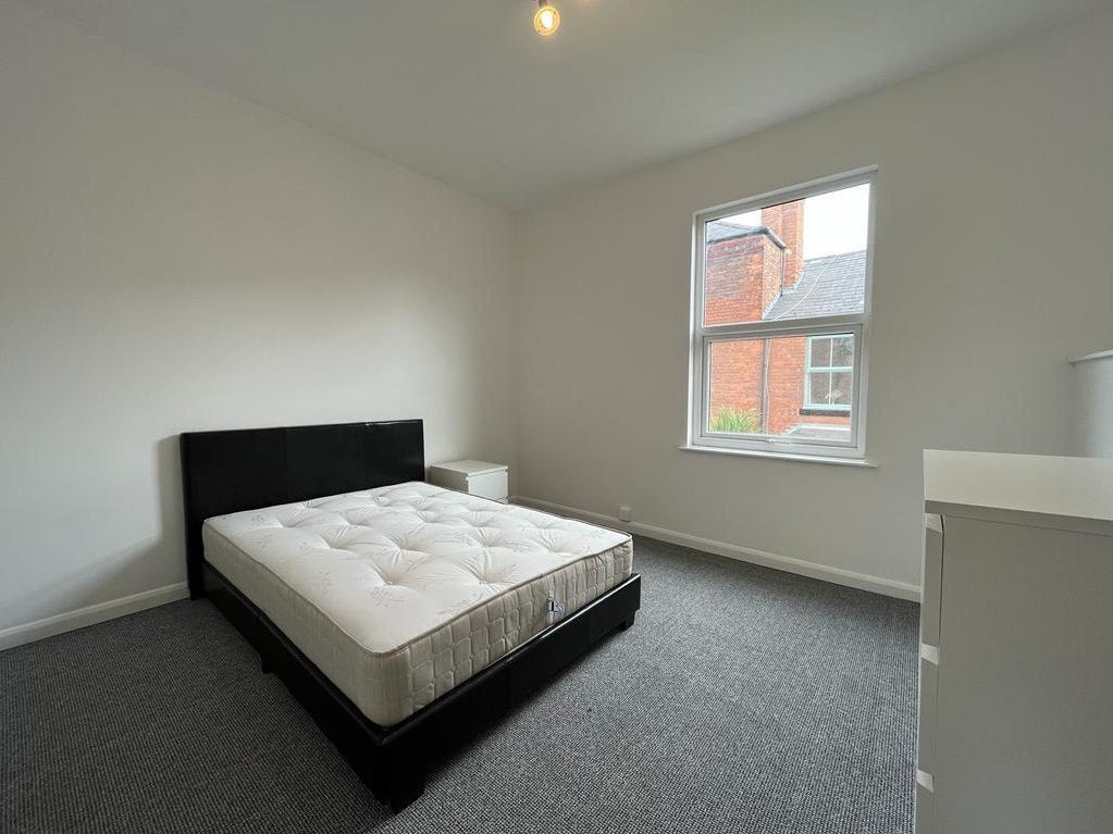 Room Brookfield Road in Birmingham