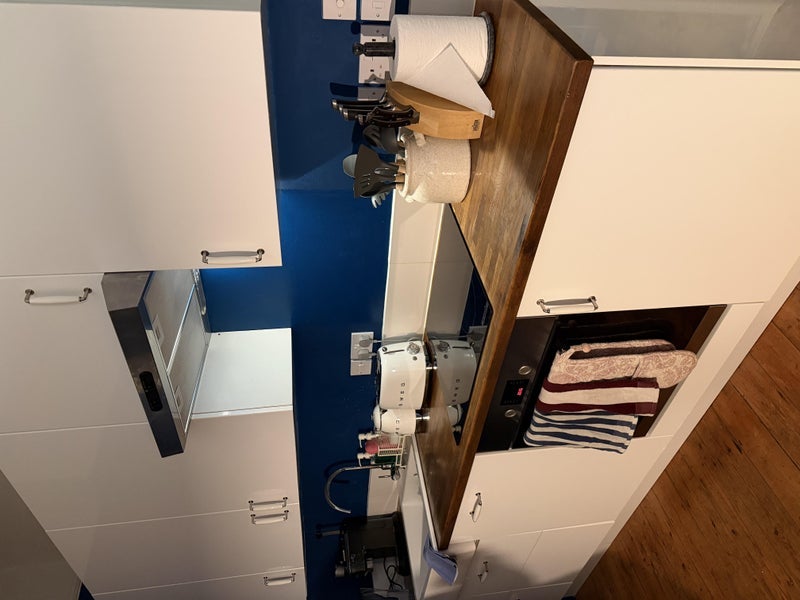 Room Lurline Gardens in Greater London