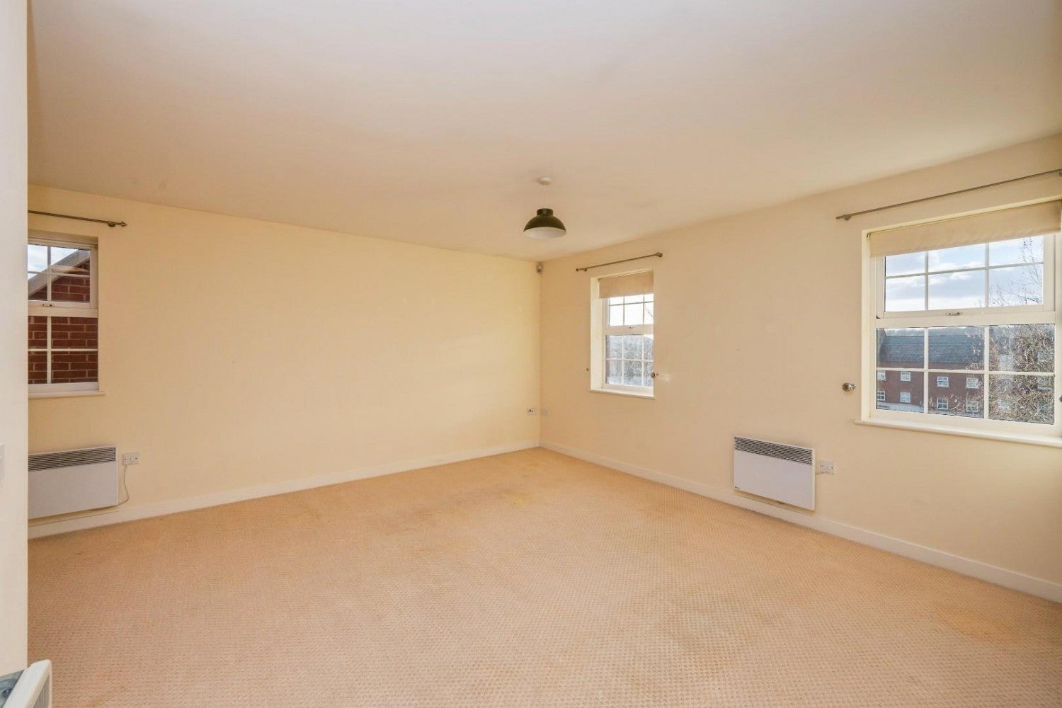 Flat Deykin Road in Lichfield