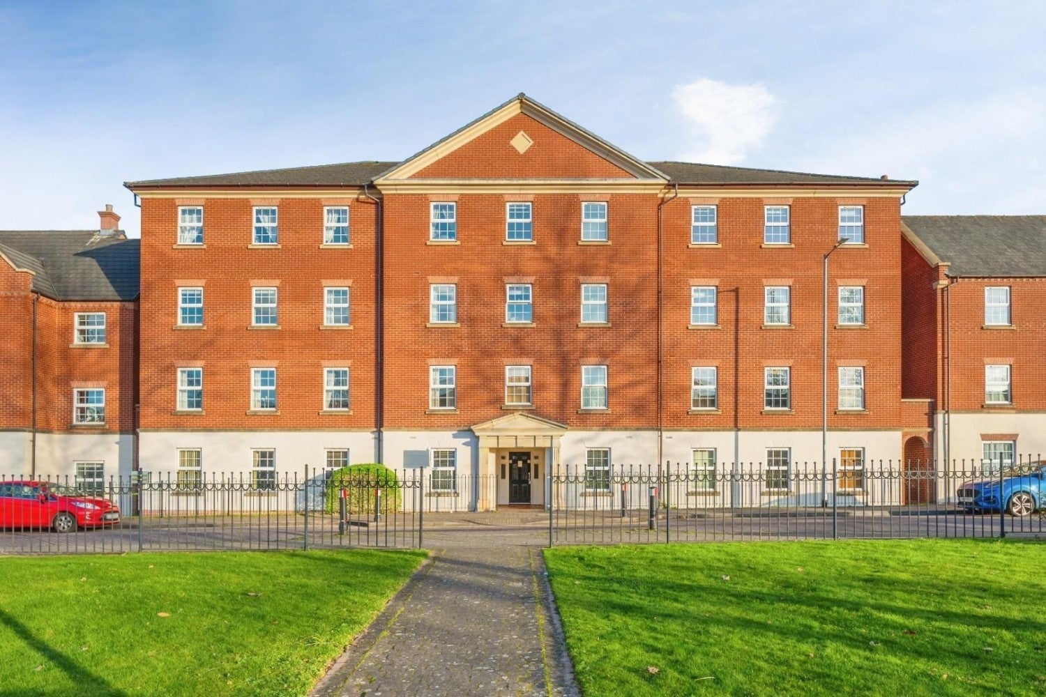 Flat Deykin Road in Lichfield