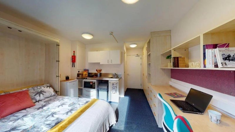 Flat Brunswick Square in Greater London
