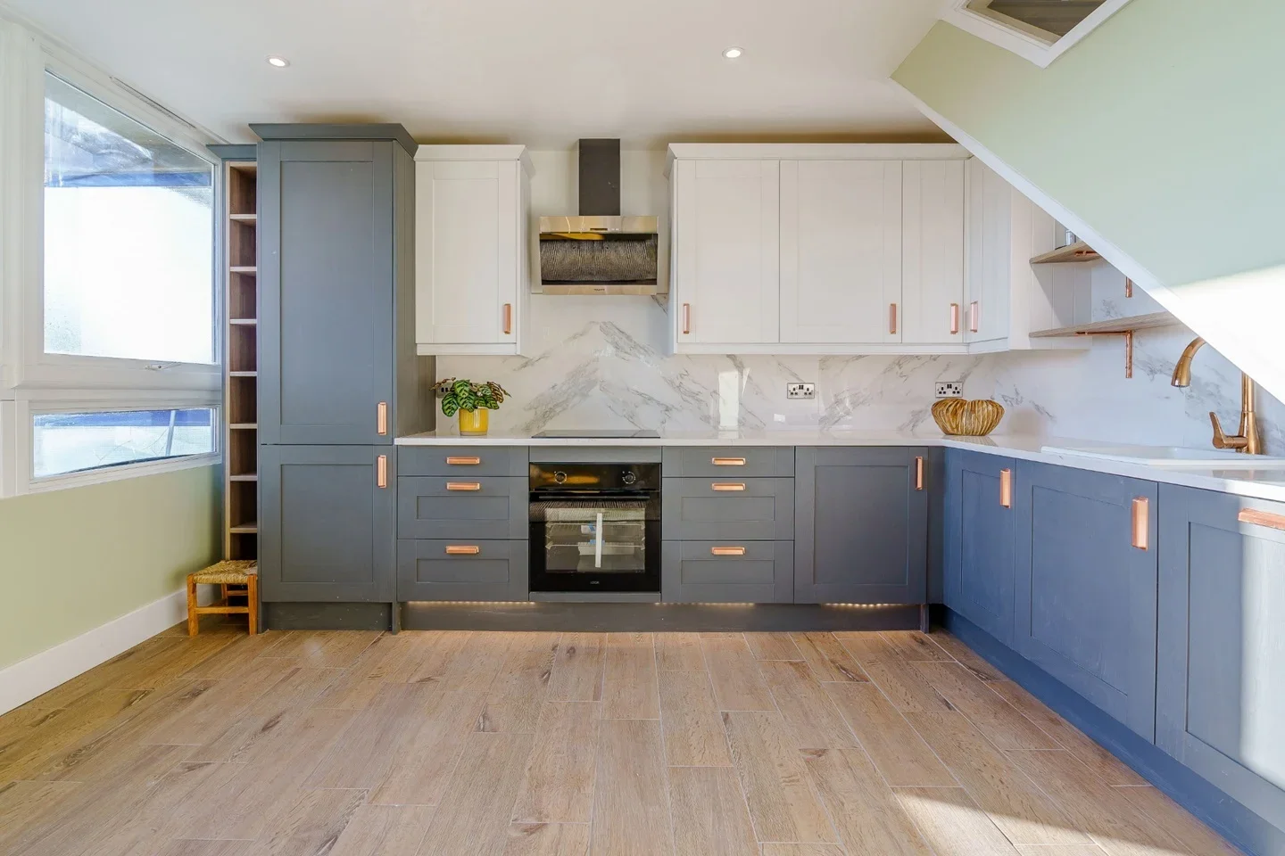 Flat Howell Walk in Greater London
