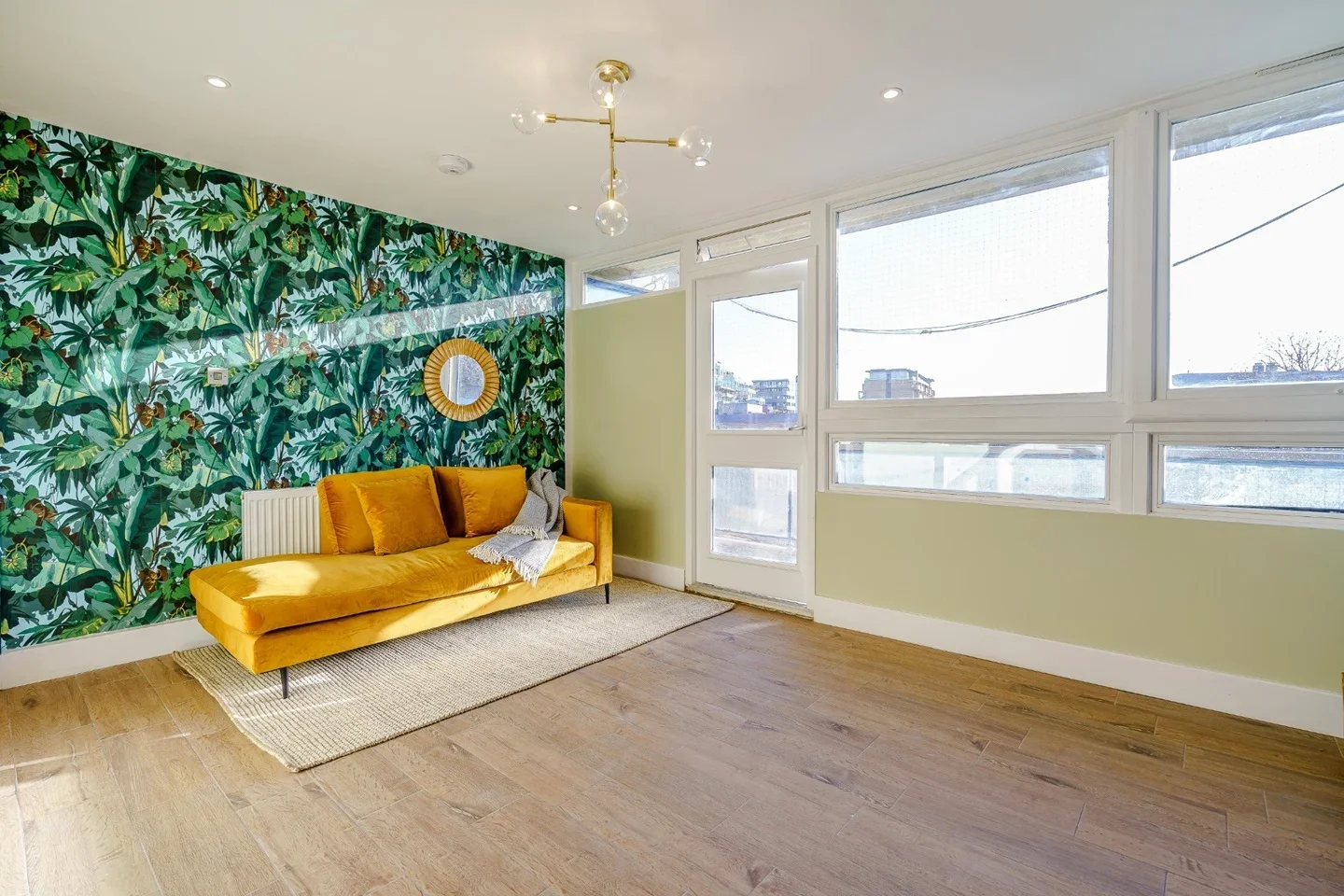 Flat Howell Walk in Greater London