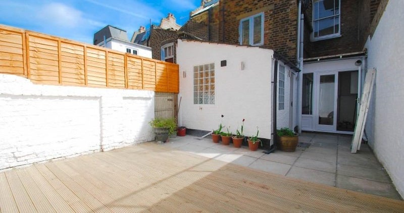 Flat Hadley Street in Greater London