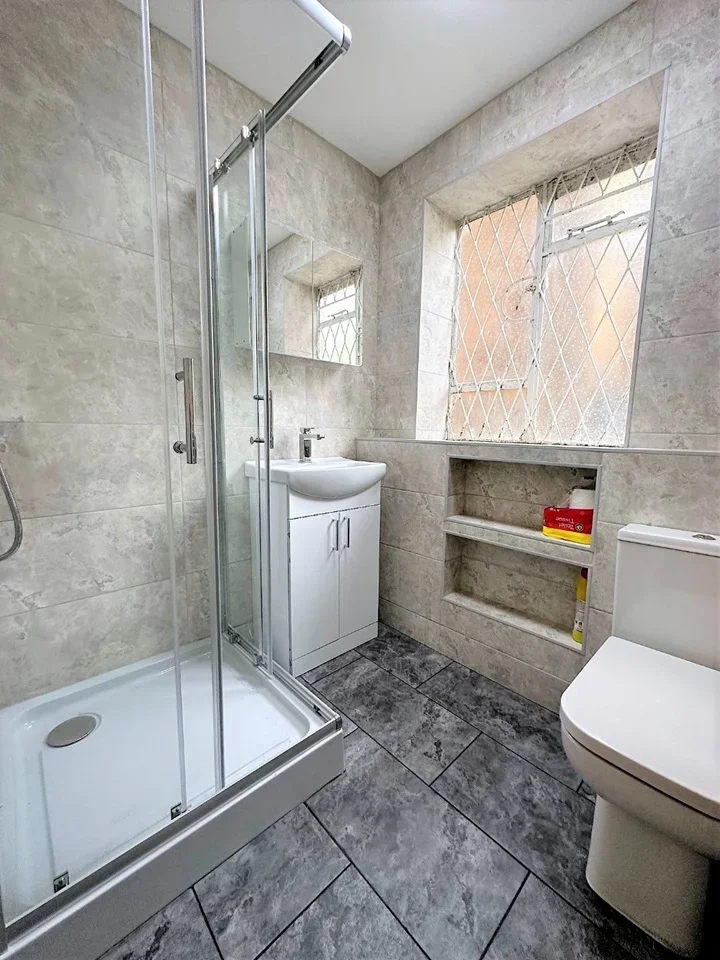 Flat Barnsbury Park in Greater London