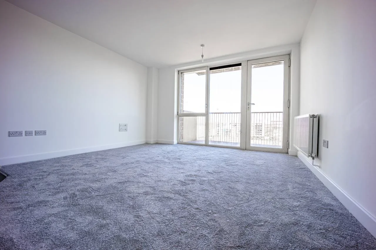 Flat Harston Walk in Greater London