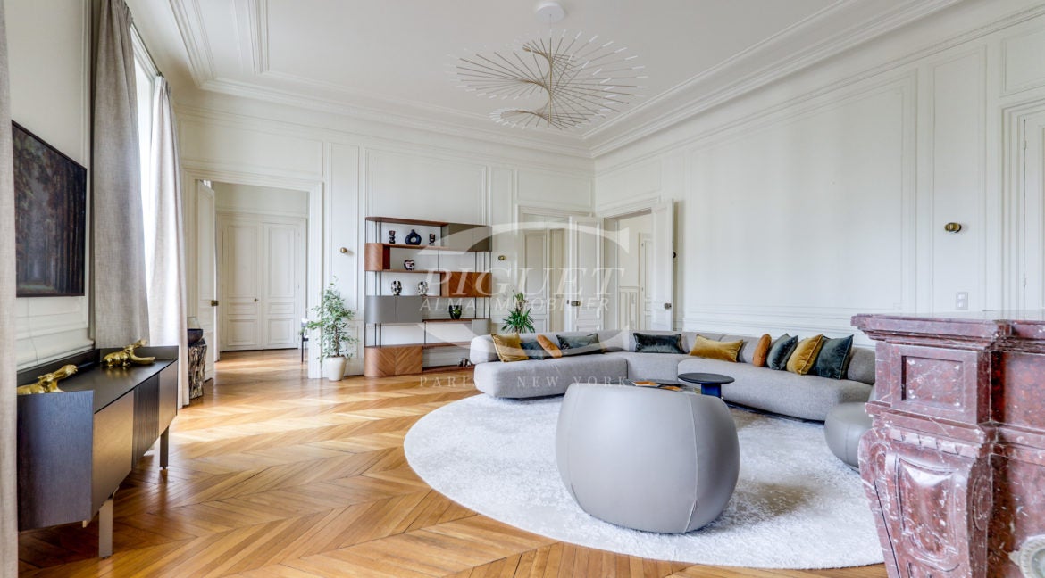 Appartement Avenue George V à Paris