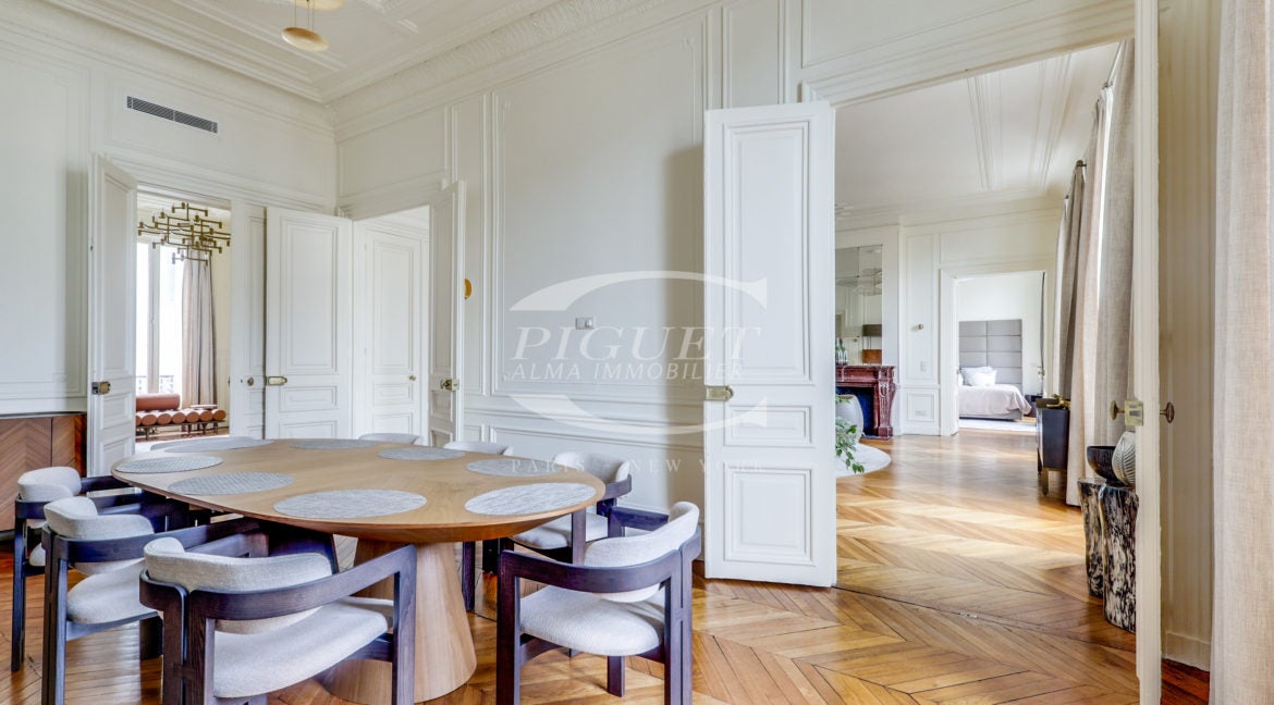Appartement Avenue George V à Paris