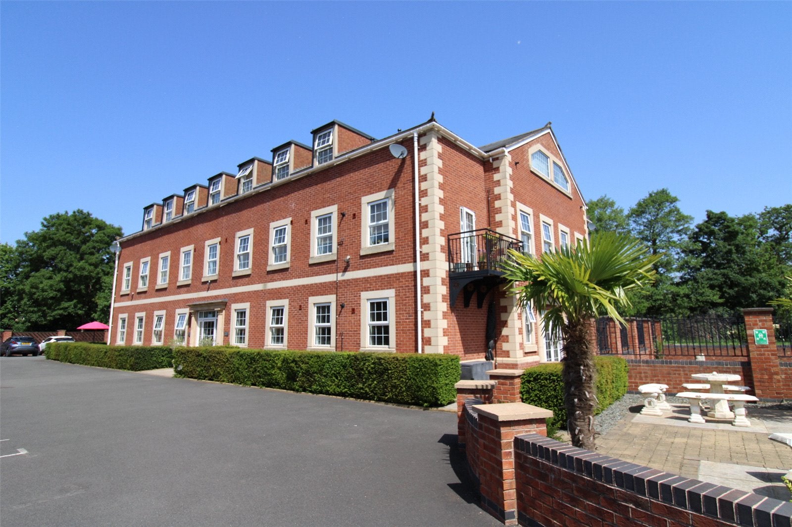 Flat Racecourse Road in Newark and Sherwood