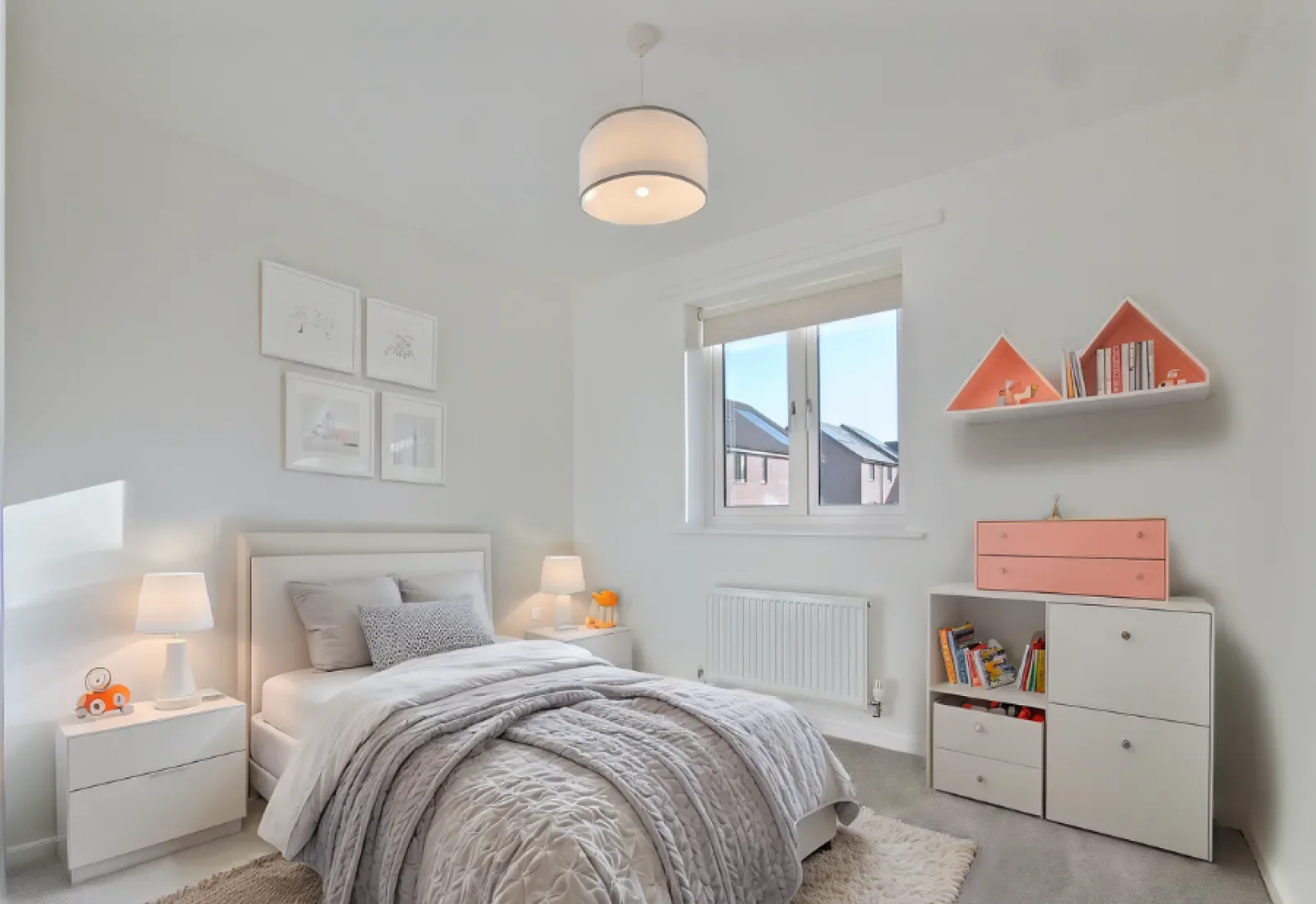 House Woodside Close in Ketley
