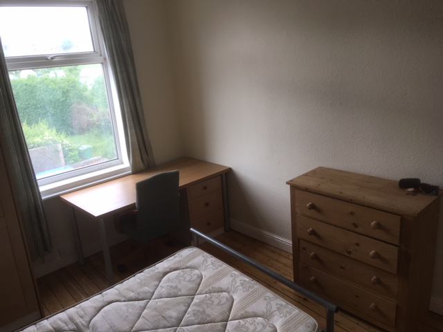 Room Back Beechwood Road in Leeds