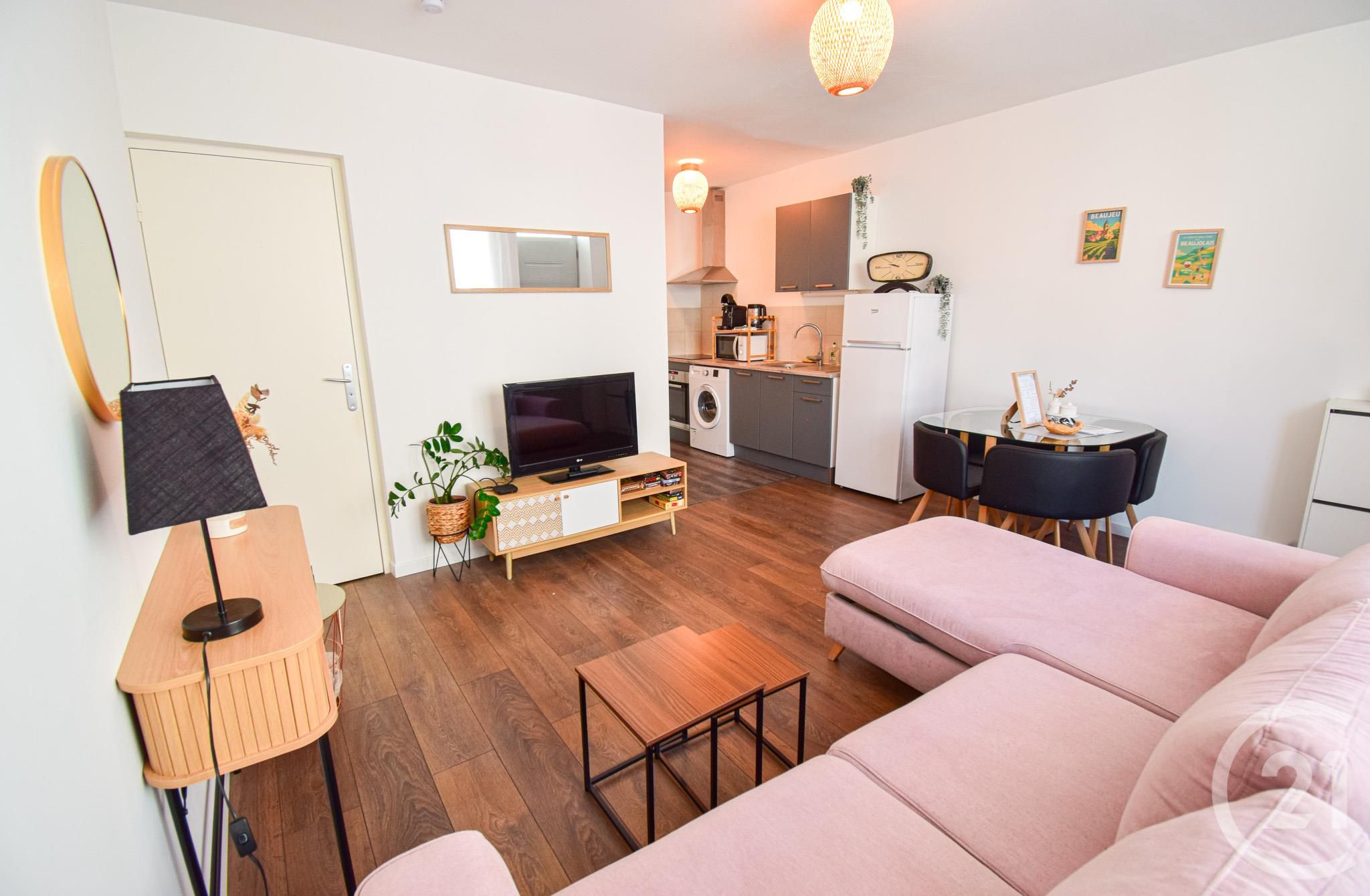 Flat Rue du Tram in Beaujeu-Saint-Vallier-Pierrejux-et-Quitteur