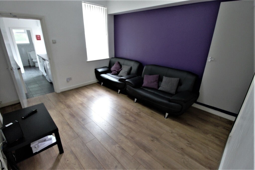 Room Northfield Road in Coventry
