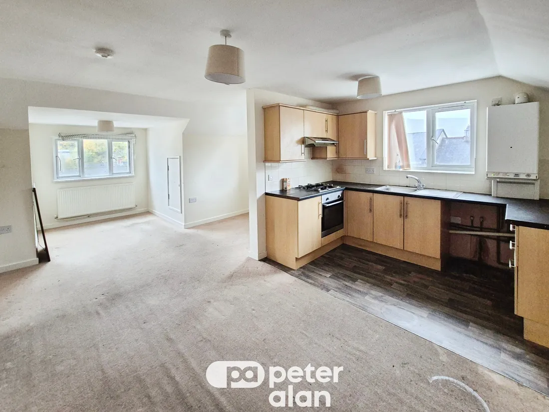 Flat Saint Mary Street in Risca