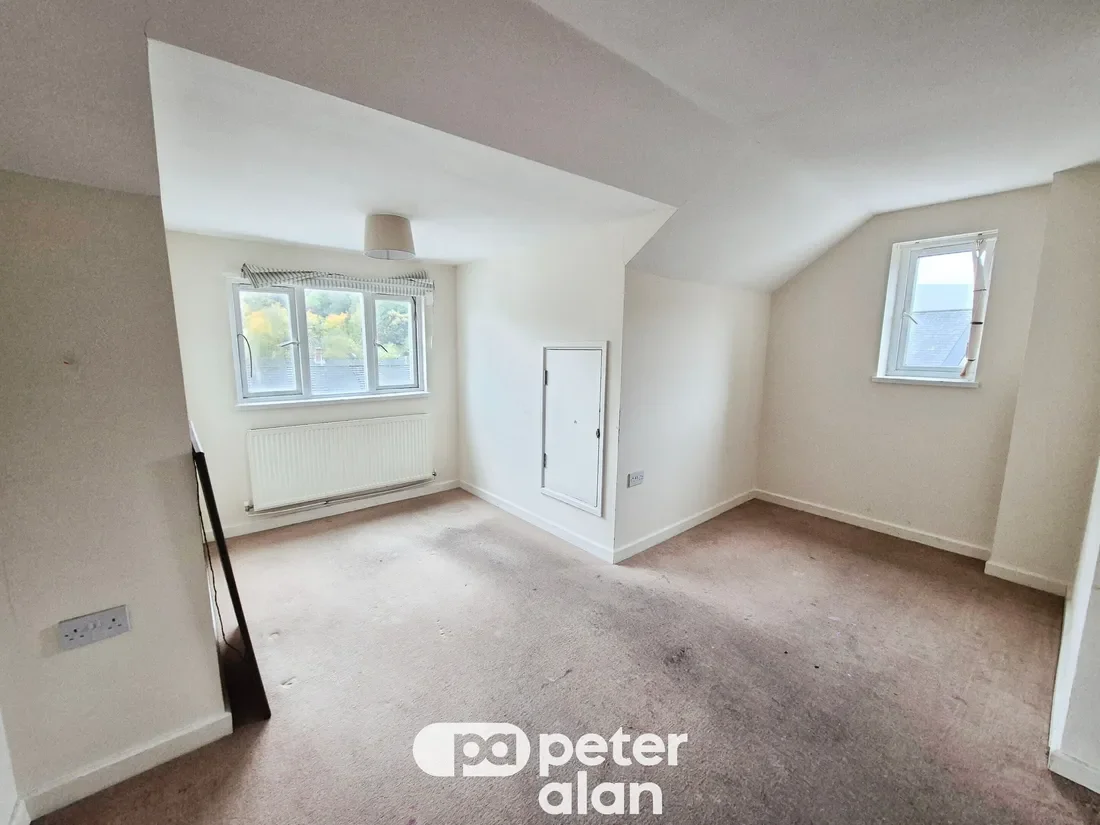 Flat Saint Mary Street in Risca