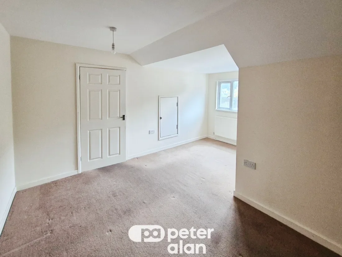 Flat Saint Mary Street in Risca