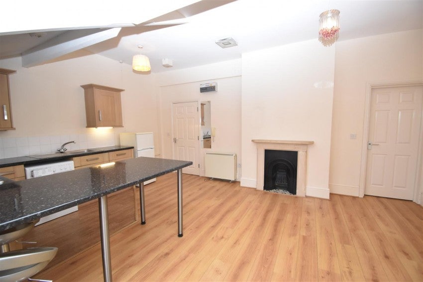 Flat Priory Street in Royal Leamington Spa