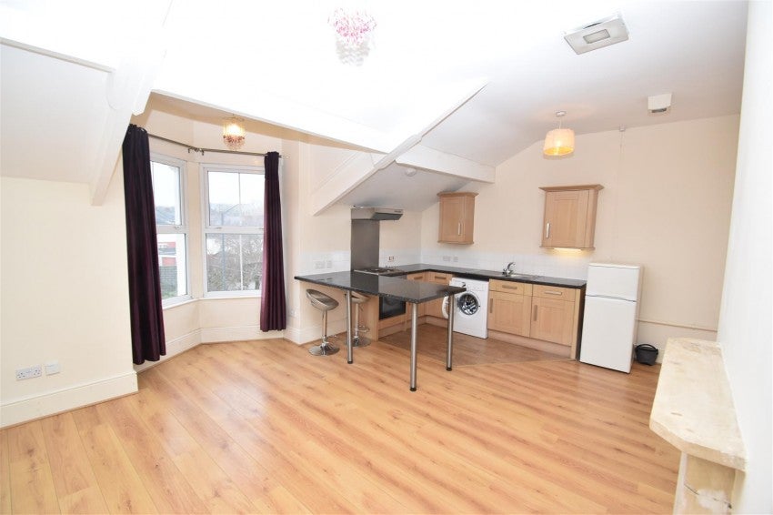 Flat Priory Street in Royal Leamington Spa