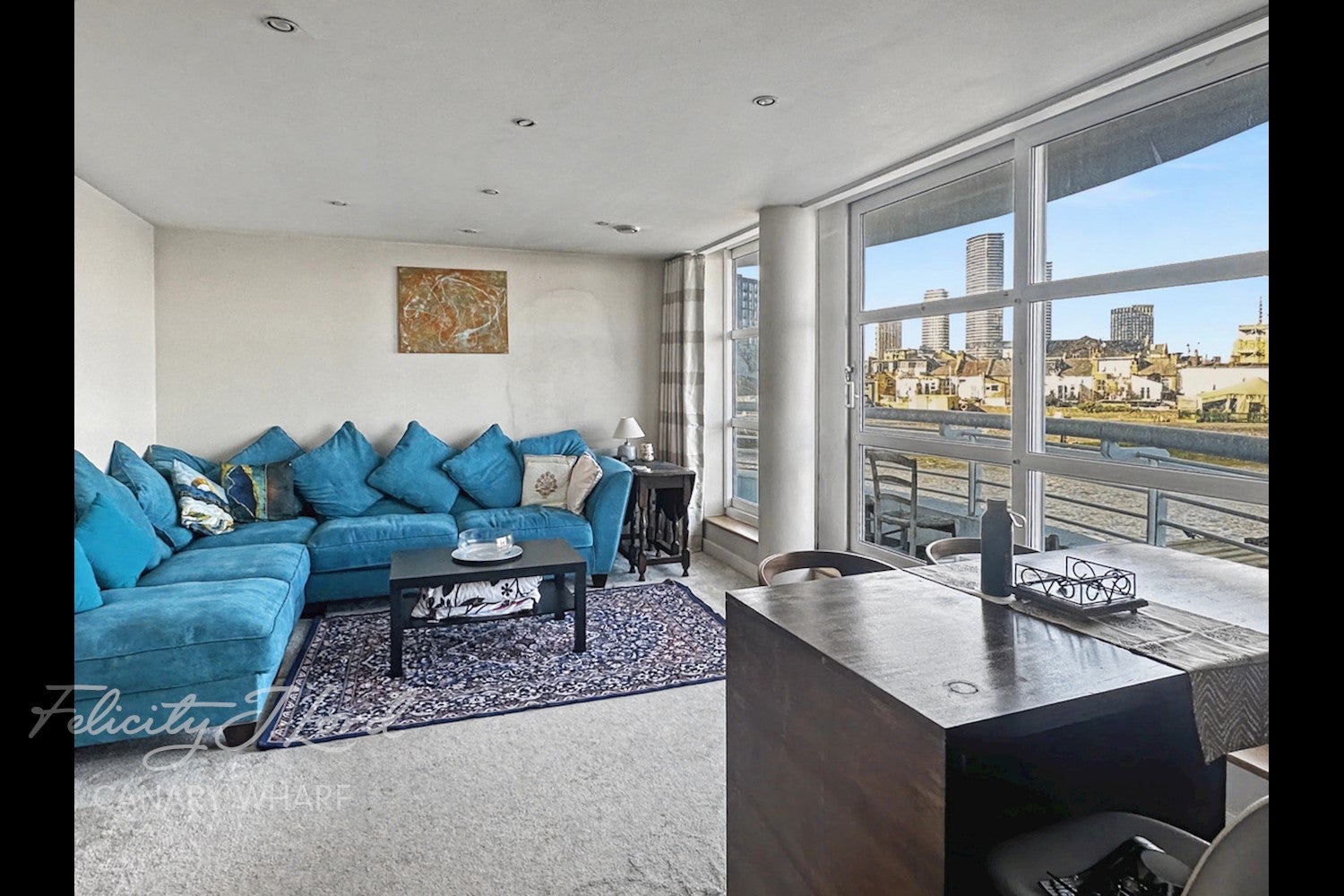 Flat Manchester Road in Greater London