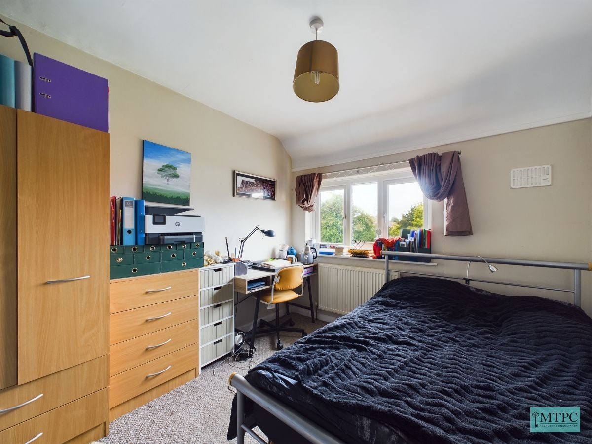 Room Crombie Avenue in York