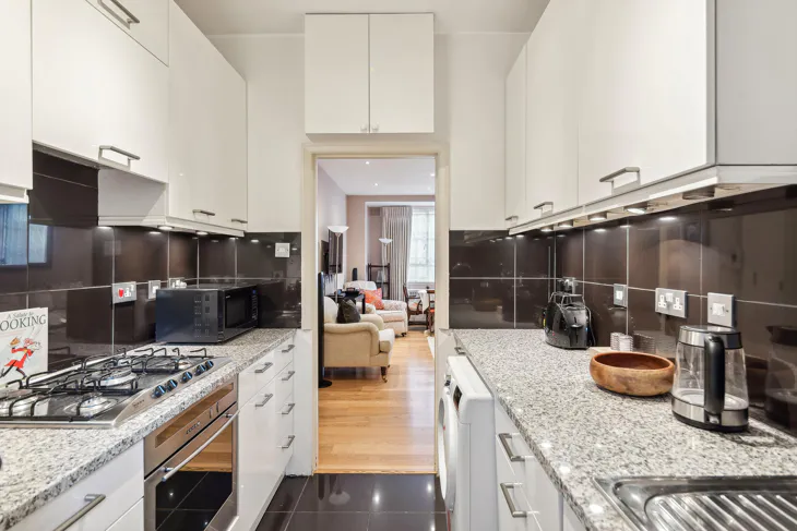 Flat Franklins Row in Greater London