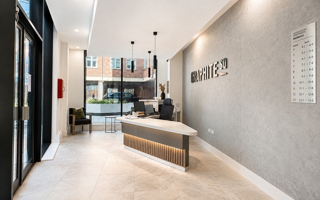 Flat Worgan Street in Greater London