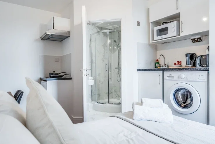 Flat Denmark Hill in Greater London