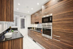 Flat Kensington High Street in Greater London