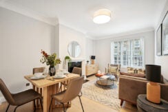Flat Kensington High Street in Greater London