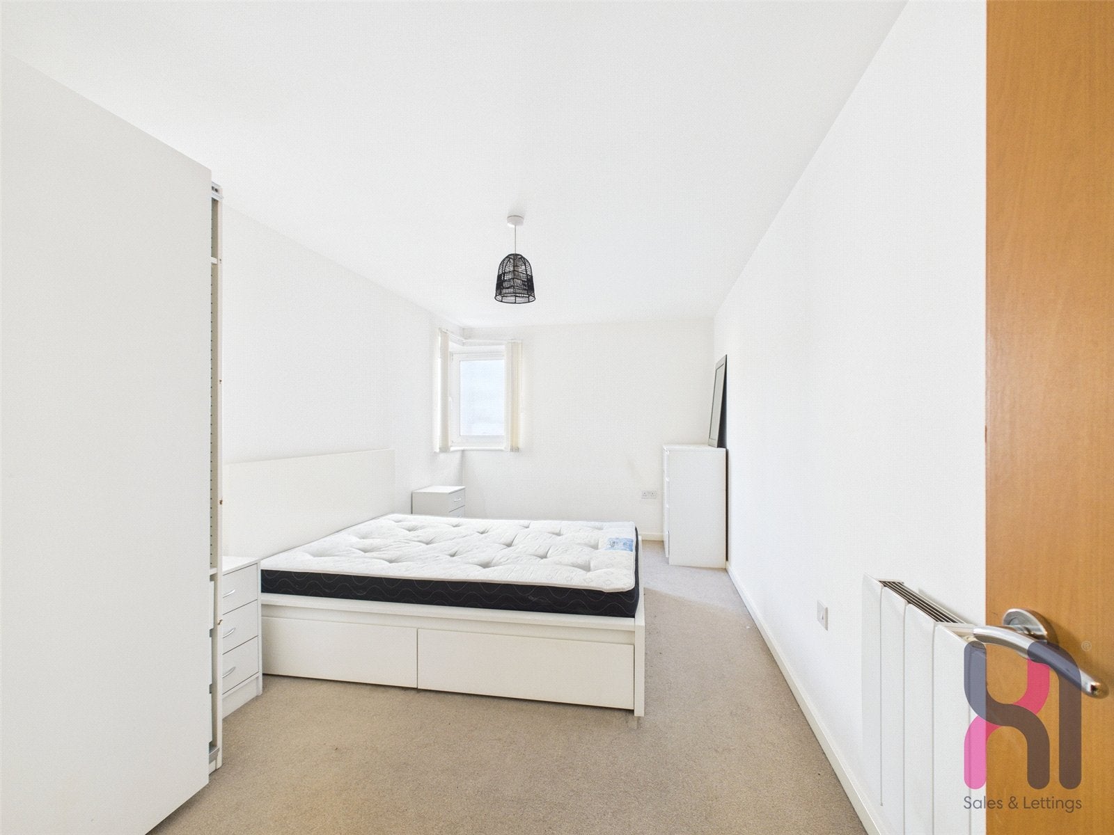 Flat Elmira Way in Salford