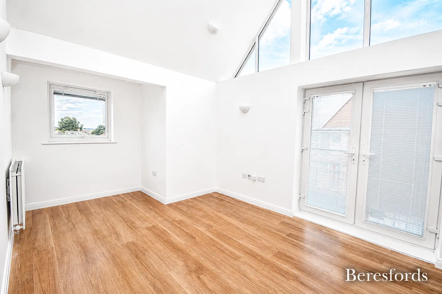 Flat Montfort Drive in Chelmsford